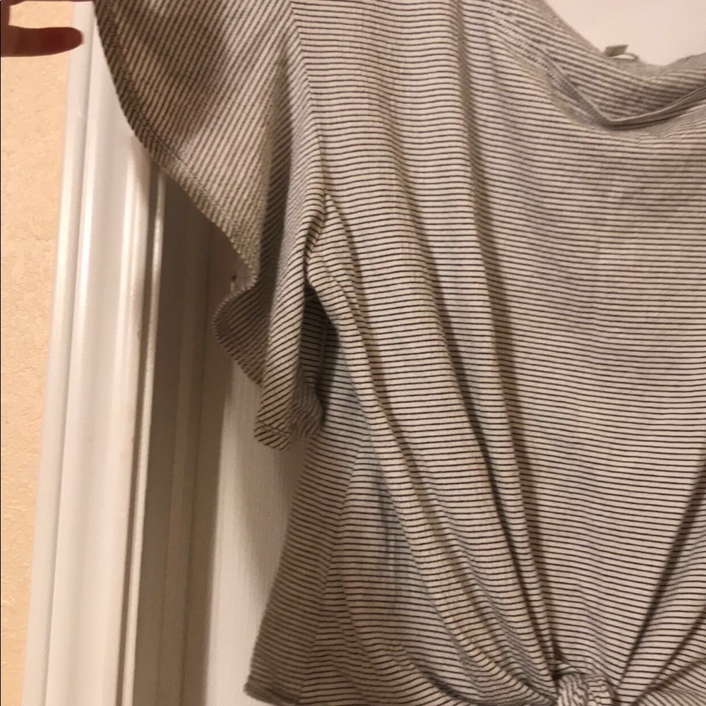 Max Studio Ruffle Blouse - Picture 2 of 7